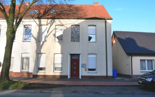 Renoviertes Zweifamilienhaus mit ausgebautem Dachgeschoß in zentraler Lage in Gronau