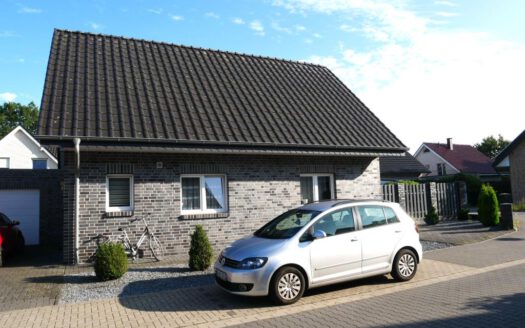 + Verkauft+ Freistehendes, junges und energieeffizentes EFH mit Garage im Gronau-West