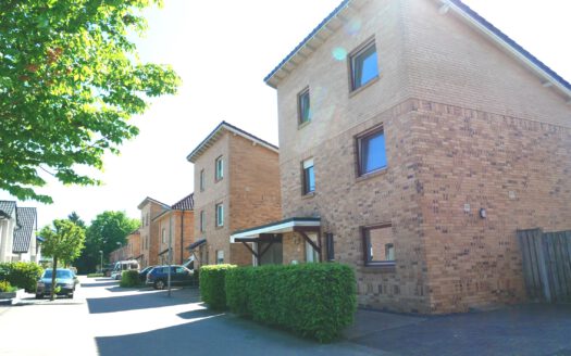 Sehr gepflegtes EFH mit Keller, Carport in Gronau-Buterland
